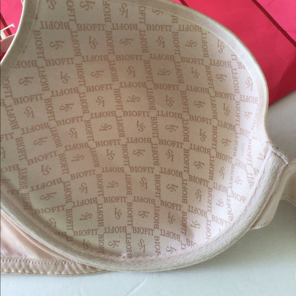 VICTORIAS SECRET BIOFIT PADDED FULL COVERAGE BRA - Picture 4 of 13